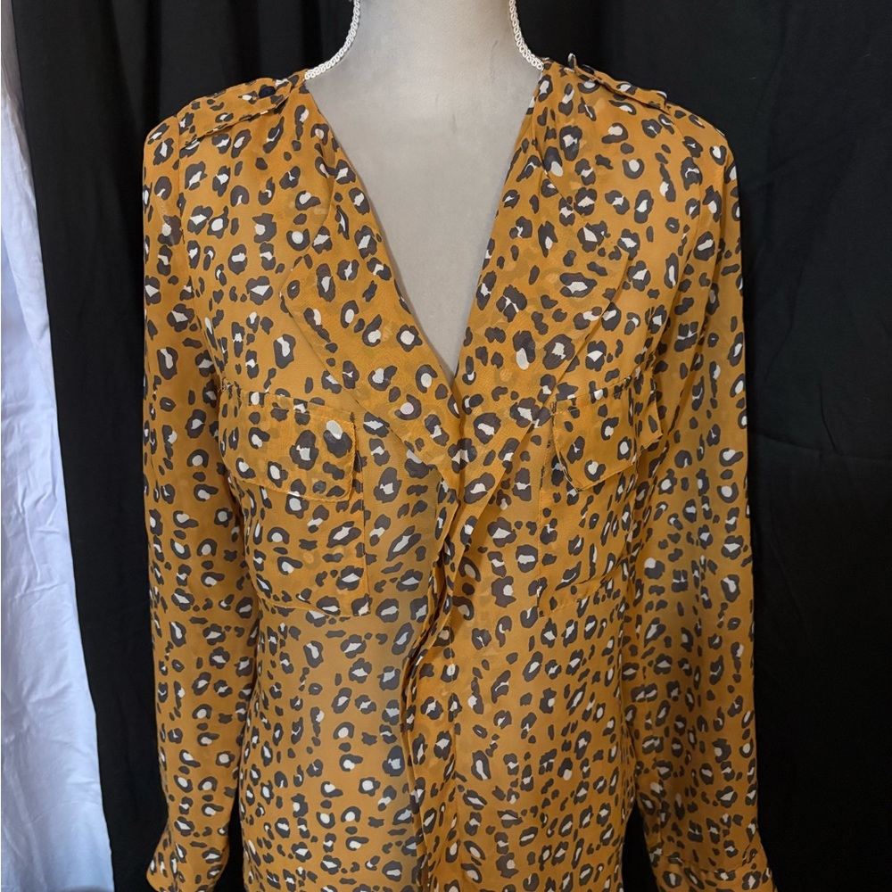 Timing Mustard Leopard Print Long Sleeve Button Front Blouse Women’s Size Large